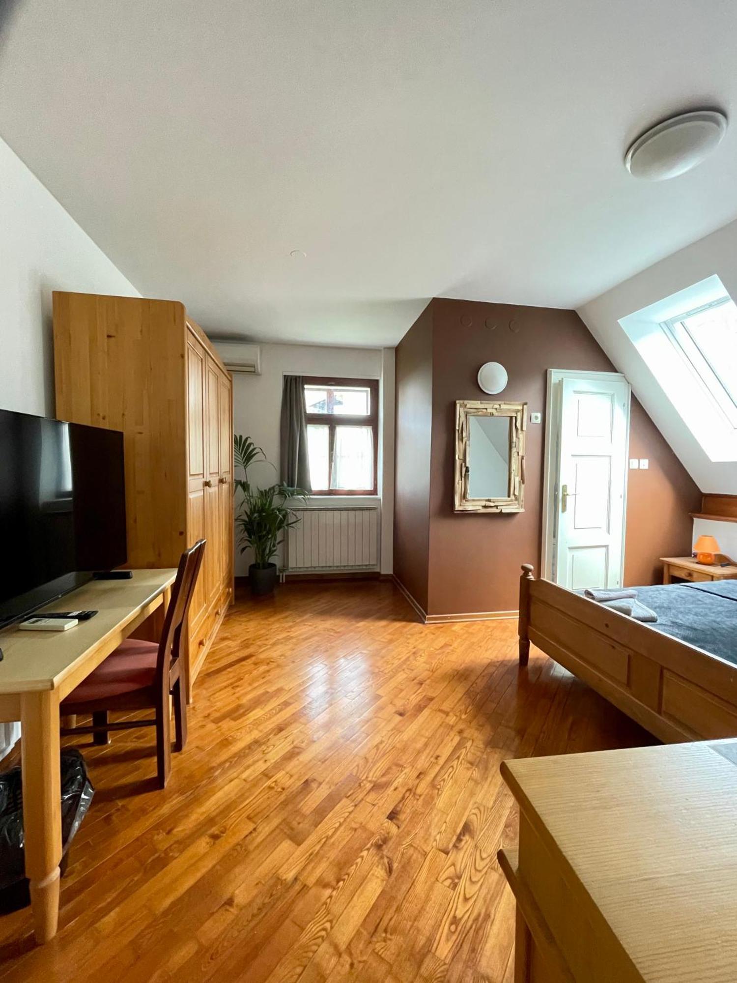 Gostisce Barbara Hotel Idrija Kültér fotó