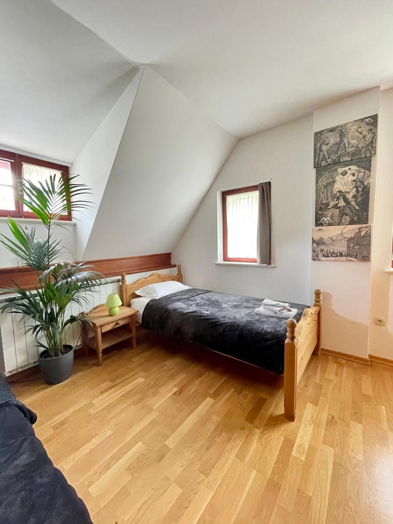 Gostisce Barbara Hotel Idrija Kültér fotó