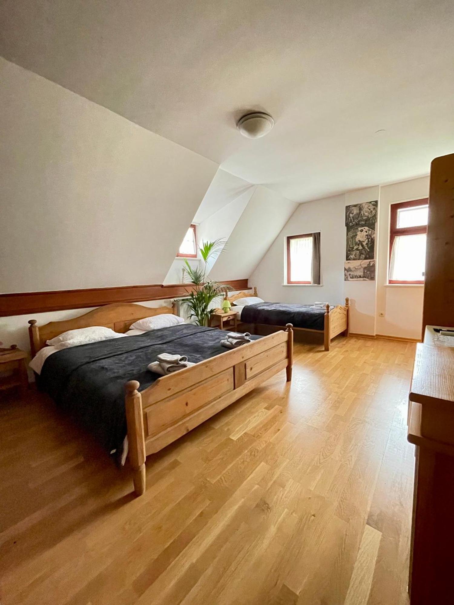 Gostisce Barbara Hotel Idrija Kültér fotó