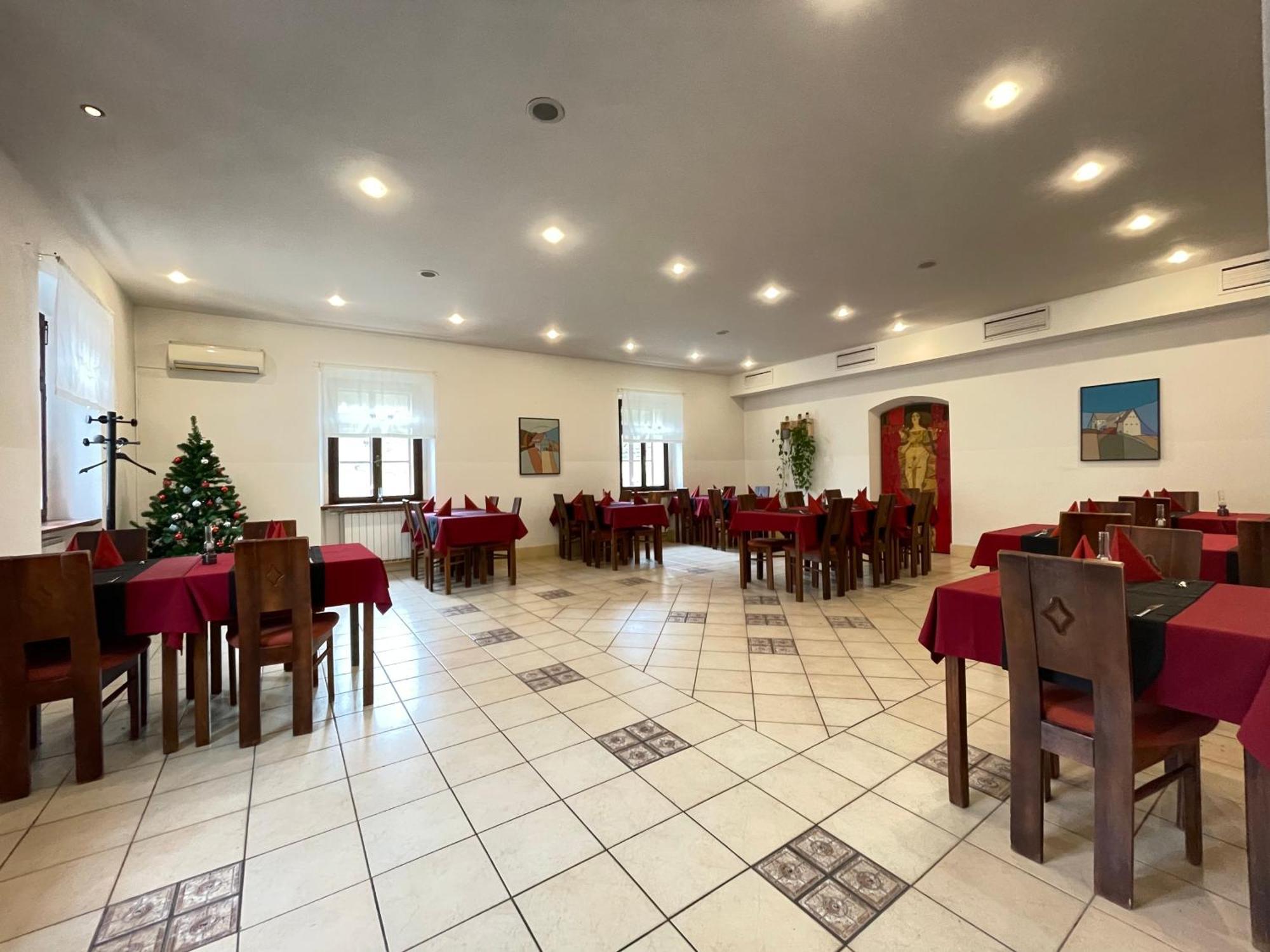 Gostisce Barbara Hotel Idrija Kültér fotó