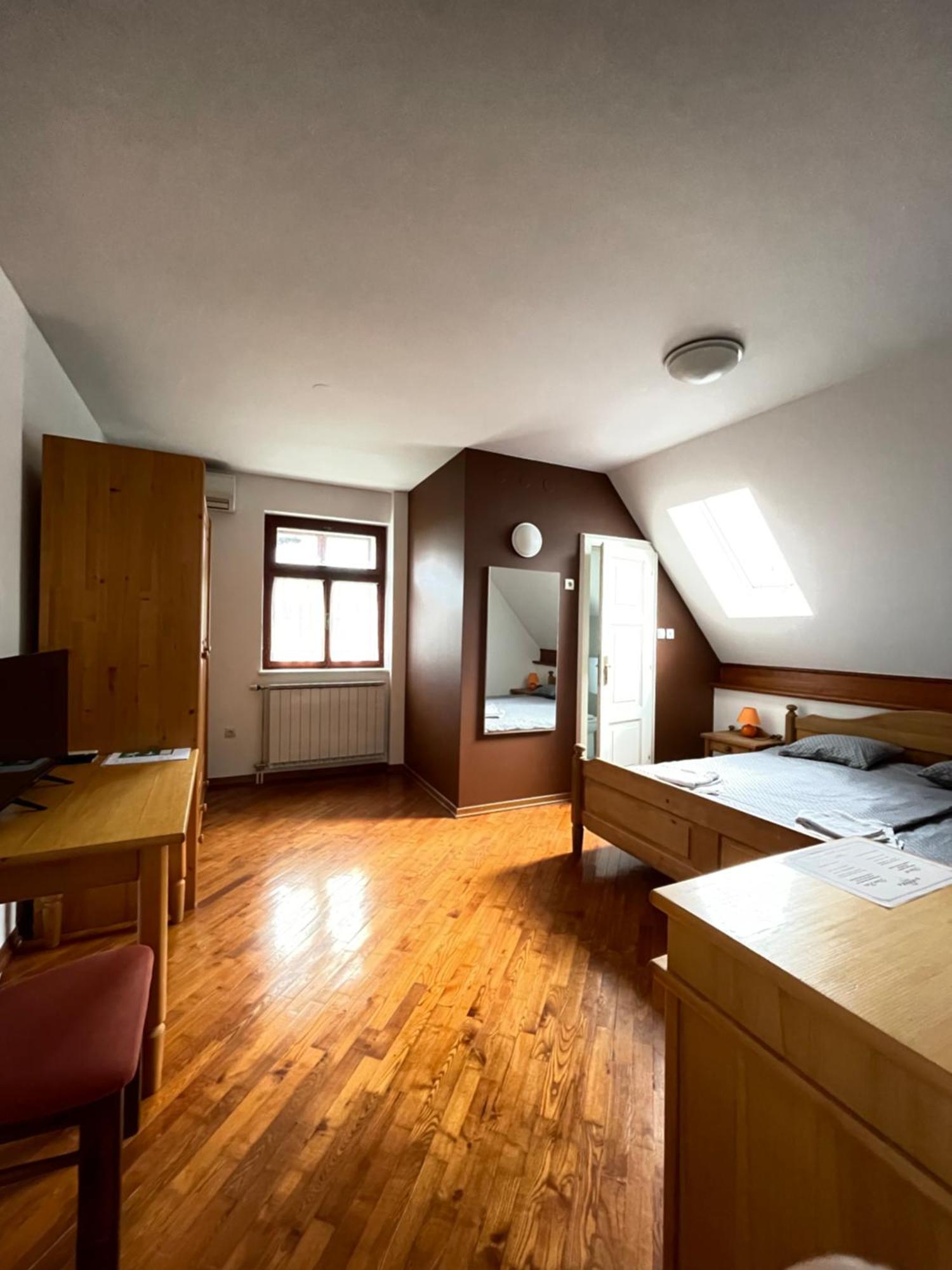 Gostisce Barbara Hotel Idrija Kültér fotó