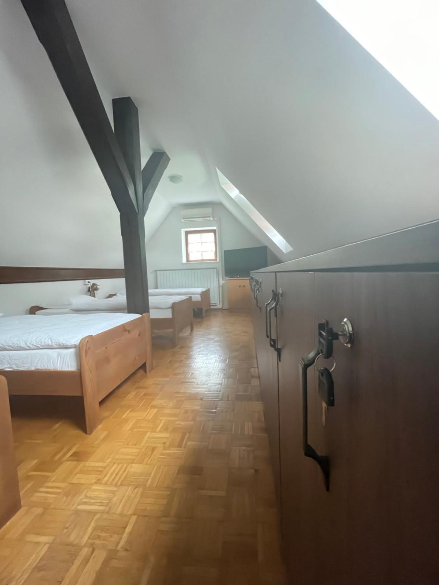 Gostisce Barbara Hotel Idrija Kültér fotó